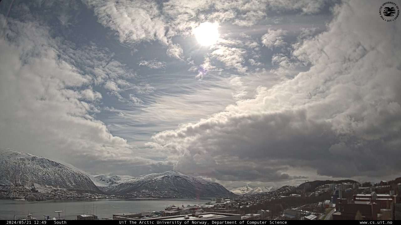 View from UiT The Arctic University of Norway, campus Breivika in Troms, looking south. Click for more cameras.